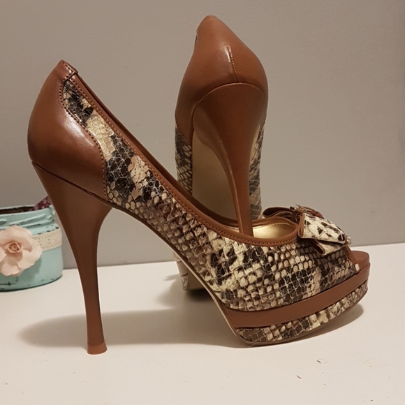 8.5 guess high heels - Picture 2 of 3